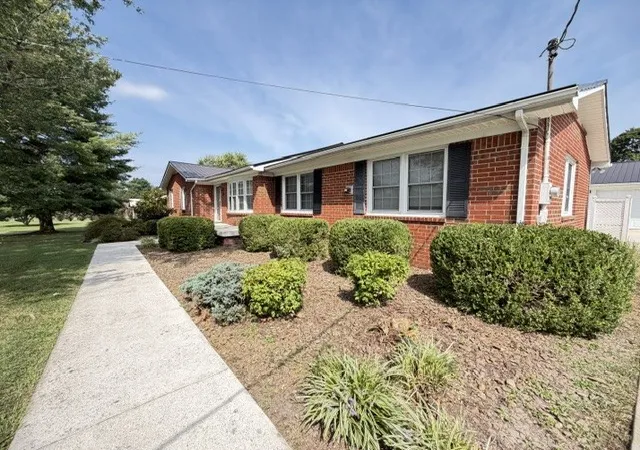 Photo 3 of Single family home for sale at 310 Woodland Dr, Decherd, TN 37324 | MLS# 3527078 | Listing updated on 2026-10-09