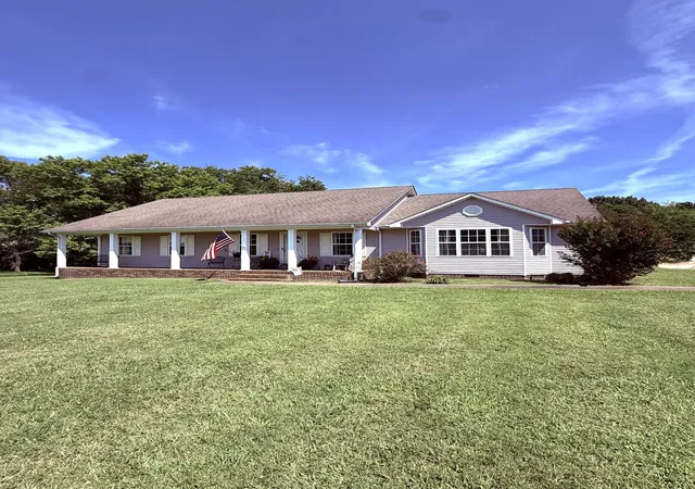 Photo 3 of Single family home for sale at 594 Hwy 64 W, Lawrenceburg, TN 38464 | MLS# 3527049 | Listing updated on 2026-09-09