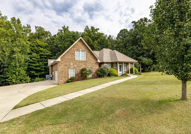 Photo 3 of Single family home for sale at 1364 Eastland Dr, Ashland City, TN 37015 | MLS# 3529087 | Listing updated on 2026-09-13