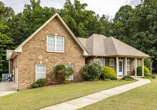 Photo 3 of Single family home for sale at 1364 Eastland Dr, Ashland City, TN 37015 | MLS# 3529087 | Listing updated on 2026-09-13