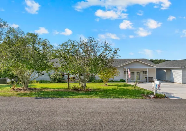 Photo 2 of Single family home for sale at 145 Lake Court Dr, Lynchburg, TN 37352 | MLS# 3527419 | Listing updated on 2026-09-14