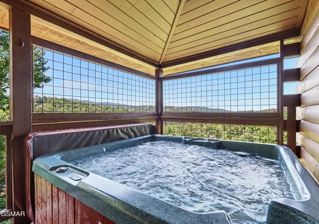 Photo 3 of Single family home for sale at 513 Parsons Branch Way, Gatlinburg, TN 37738 | MLS# 3527279 | Listing updated on 2026-09-11