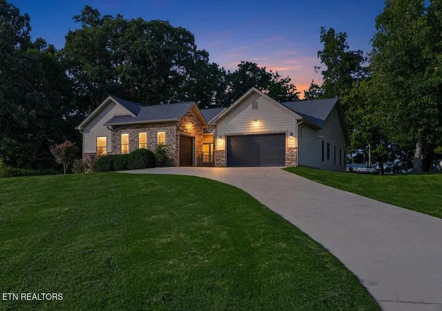 Photo 3 of Single family home for sale at 2005 River Mist Cir, New Market, TN 37820 | MLS# 3544614 | Listing updated on 2026-09-22