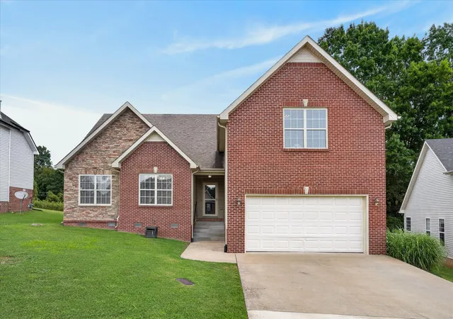 Photo 1 of Single family home for sale at 411 River Hts Dr, Clarksville, TN 37040 | MLS# 3529483 | Listing updated on 2026-10-29