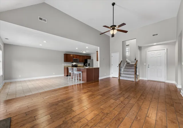 Photo 2 of Single family home for sale at 411 River Hts Dr, Clarksville, TN 37040 | MLS# 3529483 | Listing updated on 2026-10-29