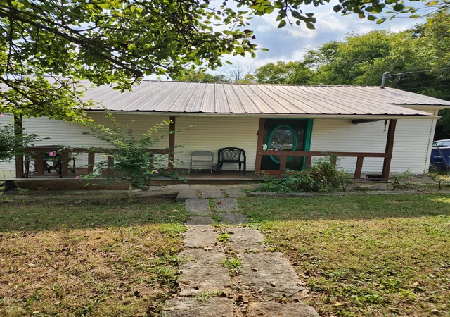 Photo 1 of Single family home for sale at 117 Burt St, Shelbyville, TN 37160 | MLS# 3542058 | Listing updated on 2026-09-17