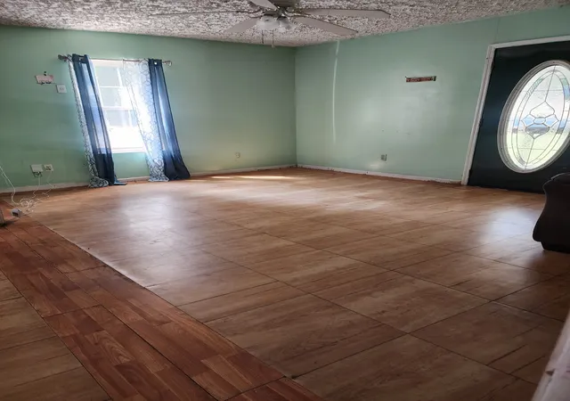 Photo 3 of Single family home for sale at 117 Burt St, Shelbyville, TN 37160 | MLS# 3542058 | Listing updated on 2026-09-17