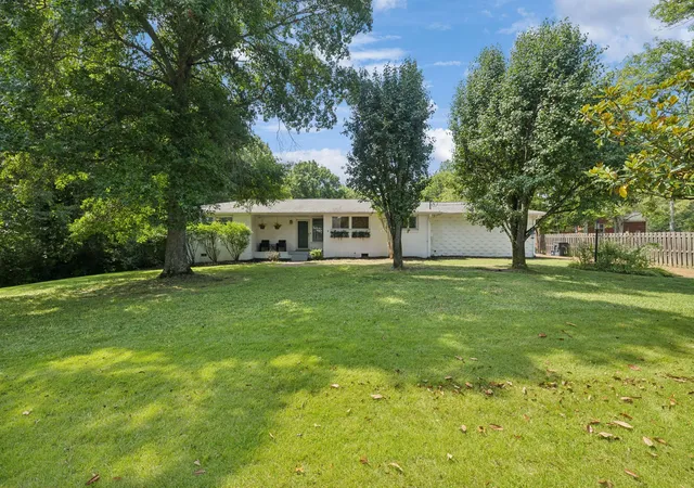 Photo 1 of Single family home for sale at 6567 Brownlee Dr, Nashville, TN 37205 | MLS# 3527501 | Listing updated on 2026-09-15