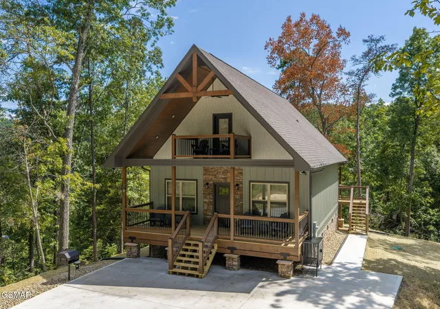 Photo 2 of Single family home for sale at 1756 Stinnett Road, Sevierville, TN 37876 | MLS# 3527522 | Listing updated on 2026-09-11