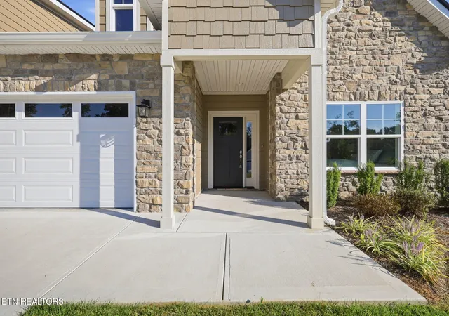 Photo 2 of Single family home for sale at 7618 Drake Lane, Knoxville, TN 37924 | MLS# 3527560 | Listing updated on 2026-10-16