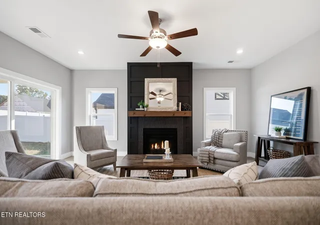 Photo 3 of Single family home for sale at 7618 Drake Lane, Knoxville, TN 37924 | MLS# 3527560 | Listing updated on 2026-10-16