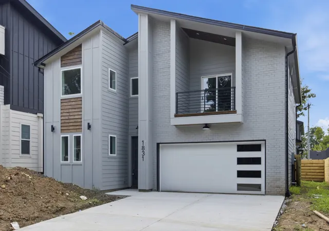 Single family home for sale at 1831 10Th Ave N, Nashville, TN 37208 | MLS# 3527706