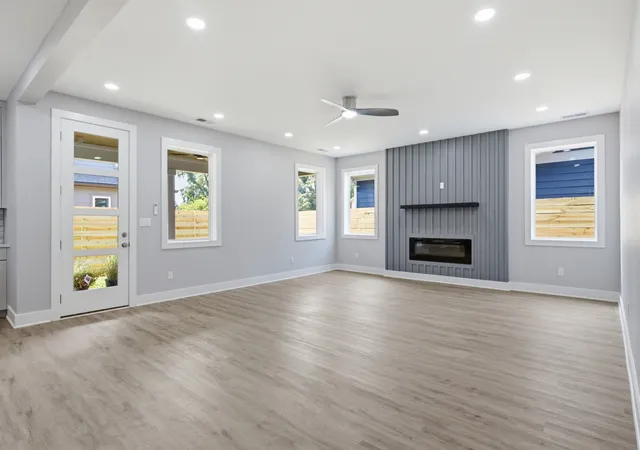 Photo 2 of Single family home for sale at 1831 10th Ave N, Nashville, TN 37208 | MLS# 3527706 | Listing updated on 2026-10-05