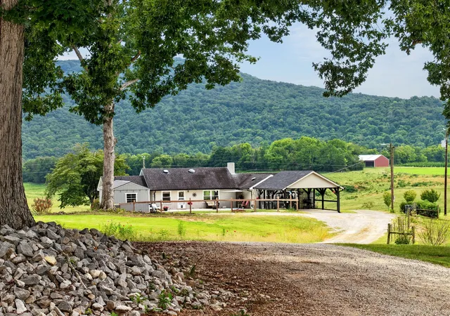 Photo 1 of Sale Pending at 4785 Dark Holw Rd, Mc Minnville, TN 37110 | MLS# 3546072 | Listing updated on 2026-10-05