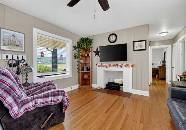 Photo 3 of Sale Pending at 4785 Dark Holw Rd, Mc Minnville, TN 37110 | MLS# 3546072 | Listing updated on 2026-10-05