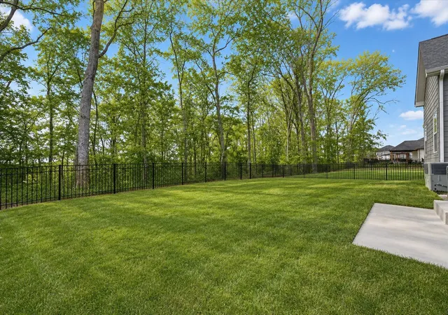Photo 3 of Single family home for sale at 982 Alton Dr, Clarksville, TN 37043 | MLS# 3541035 | Listing updated on 2026-09-08
