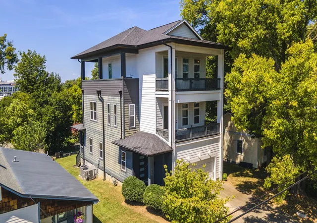 Photo 1 of Single family home for sale at 808 South 12th St, Nashville, TN 37206 | MLS# 3530665 | Listing updated on 2026-09-14