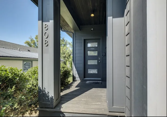 Photo 2 of Single family home for sale at 808 South 12th St, Nashville, TN 37206 | MLS# 3530665 | Listing updated on 2026-09-14
