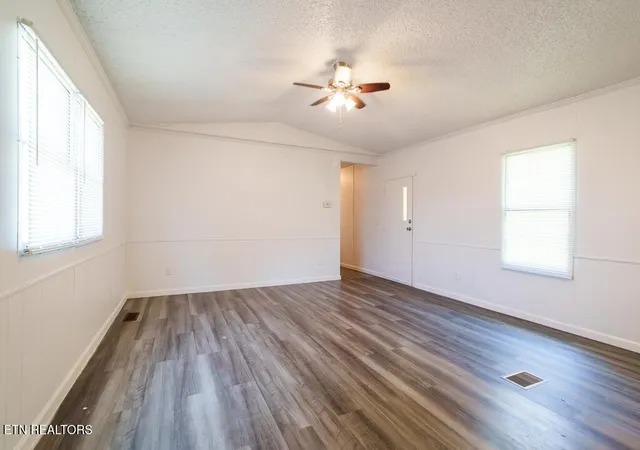 Photo 2 of Manufactured home for sale at 423 Moore Rd, Cookeville, TN 38506 | MLS# 3527788 | Listing updated on 2026-09-23