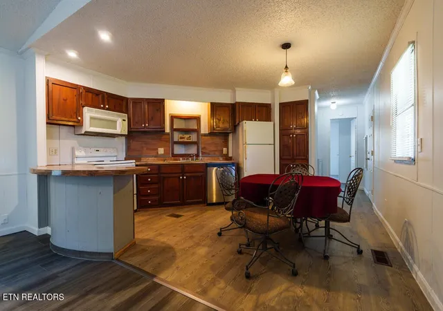 Photo 4 of Manufactured home for sale at 423 Moore Rd, Cookeville, TN 38506 | MLS# 3527788 | Listing updated on 2026-09-23