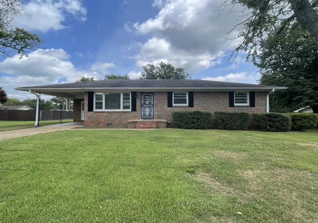 Photo 1 of Single family home for sale at 2306 Belview Rd, Florence, AL 35630 | MLS# 3527875 | Listing updated on 2026-09-15
