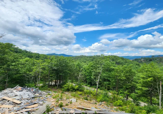 Photo 4 of Single family home for sale at 2065 Spurling Road, Sevierville, TN 37876 | MLS# 3527884 | Listing updated on 2026-09-11