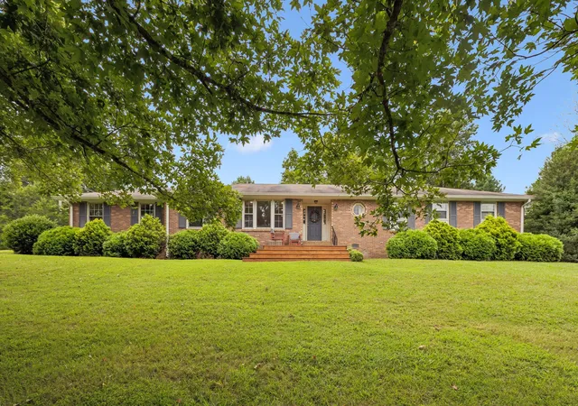 Photo 1 of Single family home for sale at 2056 Dade Cir, Dickson, TN 37055 | MLS# 3528515 | Listing updated on 2026-09-11