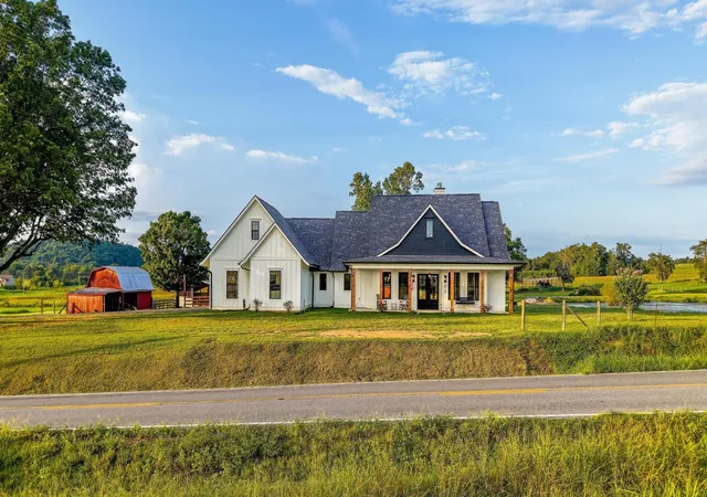 Photo 3 of Single family home for sale at 813 Ladd Springs Road Se, Cleveland, TN 37323 | MLS# 3528042 | Listing updated on 2026-09-11