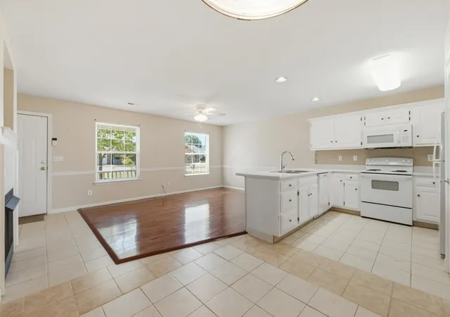 Photo 4 of Townhouse for sale at 83 Flagstone Dr, Rossville, GA 30741 | MLS# 3546468 | Listing updated on 2026-09-14