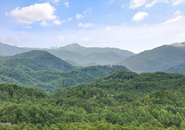 Photo 4 of Townhouse for sale at 516 Proffitt Road #1, Gatlinburg, TN 37738 | MLS# 3528091 | Listing updated on 2026-09-11