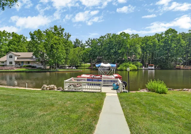 Photo 2 of Single family home for sale at 15 Meadowlark Cir, Crossville, TN 38558 | MLS# 3528196 | Listing updated on 2026-09-24