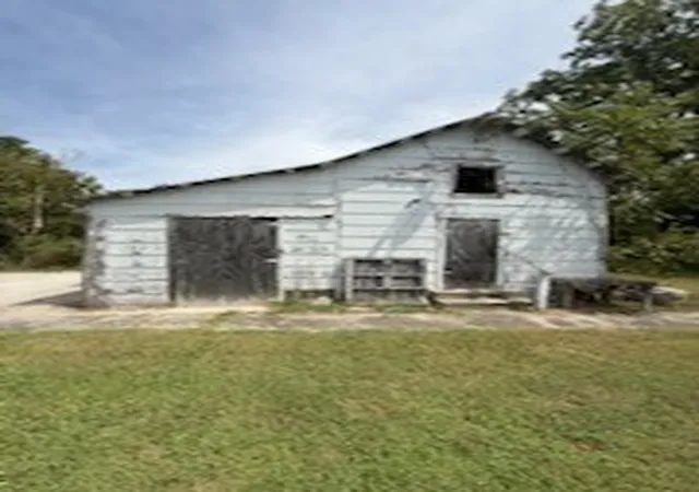 Photo 1 of Sale Pending at 954 E Whitehall Rd, Cookeville, TN 38501 | MLS# 3528232 | Listing updated on 2026-09-08