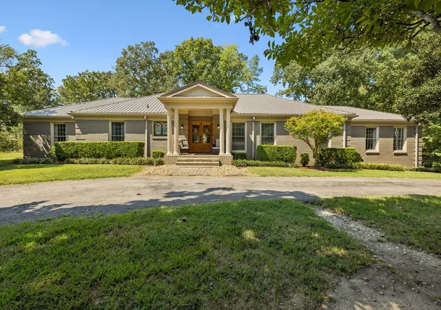 Photo 2 of Single family home for sale at 875 Coon Creek Rd, Dickson, TN 37055 | MLS# 3528888 | Listing updated on 2026-09-12