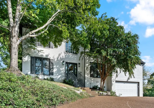 Photo 1 of Sale Pending at 300 Gainsway Ct, Franklin, TN 37069 | MLS# 3528295 | Listing updated on 2026-09-11