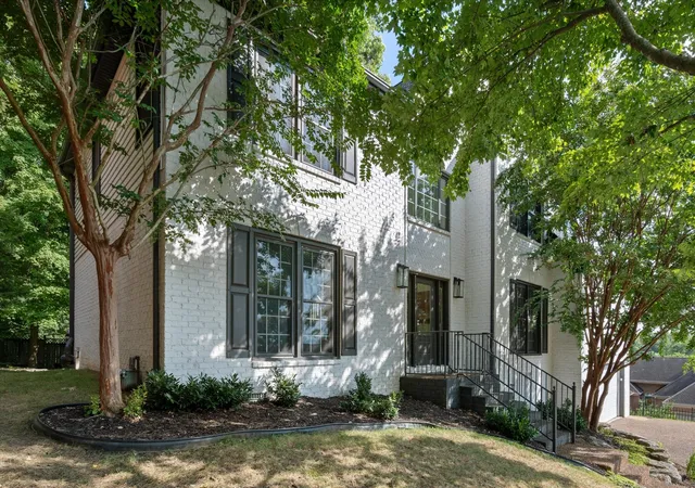 Photo 2 of Sale Pending at 300 Gainsway Ct, Franklin, TN 37069 | MLS# 3528295 | Listing updated on 2026-09-11