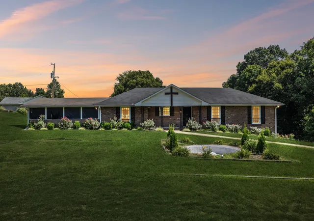 Photo 2 of Single family home for sale at 1001 Dotsonville Rd, Clarksville, TN 37042 | MLS# 3528737 | Listing updated on 2026-09-15