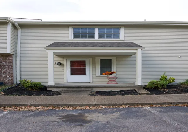 Photo 2 of Townhouse for sale at 689 Longhunter Ct, Nashville, TN 37217 | MLS# 3544149 | Listing updated on 2026-09-12