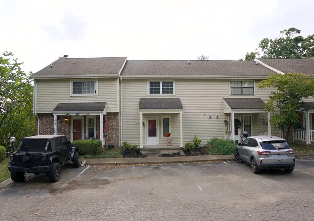 Photo 3 of Townhouse for sale at 689 Longhunter Ct, Nashville, TN 37217 | MLS# 3544149 | Listing updated on 2026-09-12