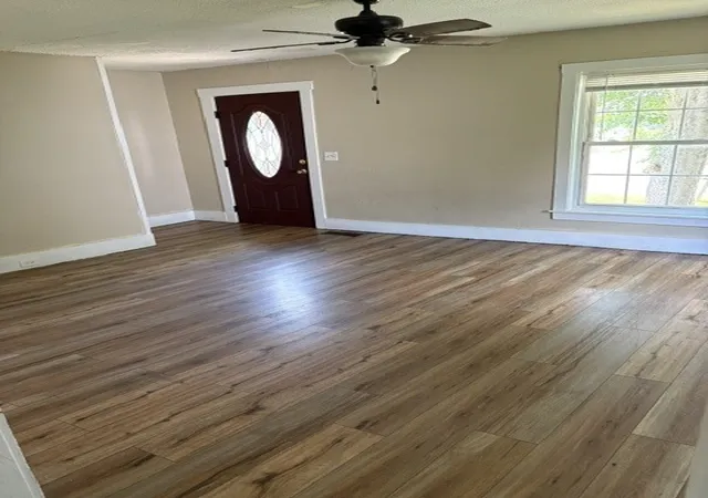 Photo 2 of Sale Pending at 2111 Highland Ave, Columbia, TN 38401 | MLS# 3530125 | Listing updated on 2026-10-01