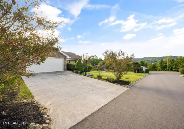 Photo 2 of Single family home for sale at 1006 Stones Throw Lane, Sevierville, TN 37876 | MLS# 3528265 | Listing updated on 2026-09-15