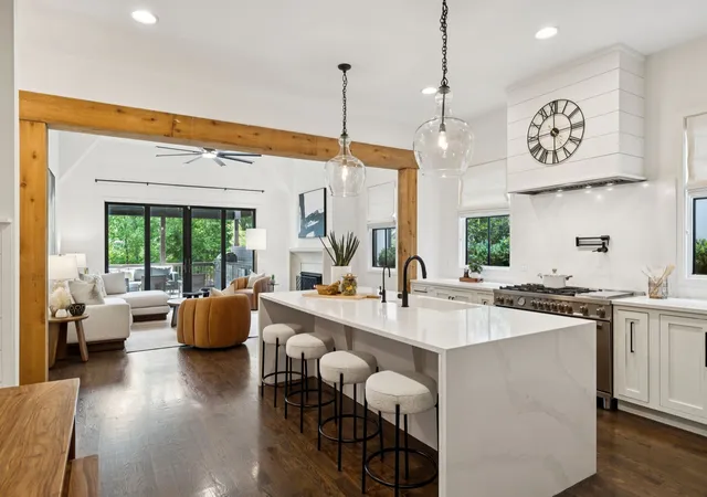 Photo 1 of Single family home for sale at 1809 Castleman Dr, Nashville, TN 37215 | MLS# 3528497 | Listing updated on 2026-09-17
