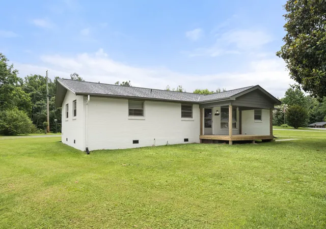 Photo 1 of Single family home for sale at 1156 Chestnut Dr, Burns, TN 37029 | MLS# 3528300 | Listing updated on 2026-09-11