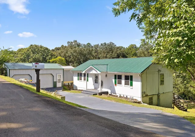 Photo 4 of Single family home for sale at 13 Travis Road, Rossville, GA 30741 | MLS# 3528284 | Listing updated on 2026-09-11