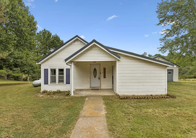 Single family home for sale at 2270 Fall River Rd, Leoma, TN 38468 | MLS# 3528669