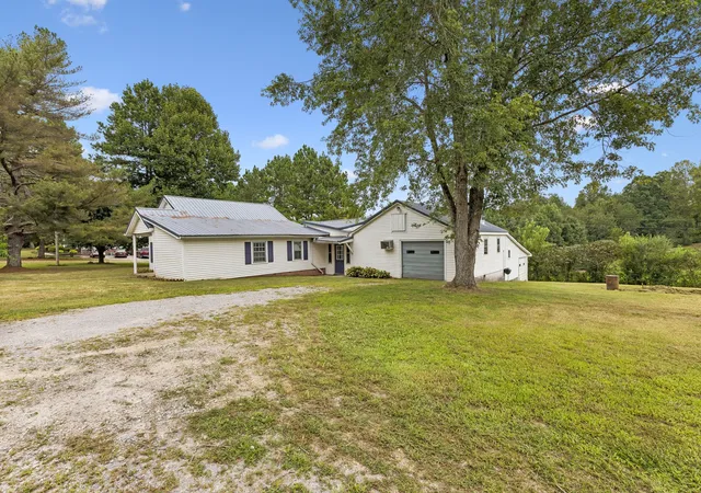 Photo 3 of Single family home for sale at 2270 Fall River Rd, Leoma, TN 38468 | MLS# 3528669 | Listing updated on 2026-10-07