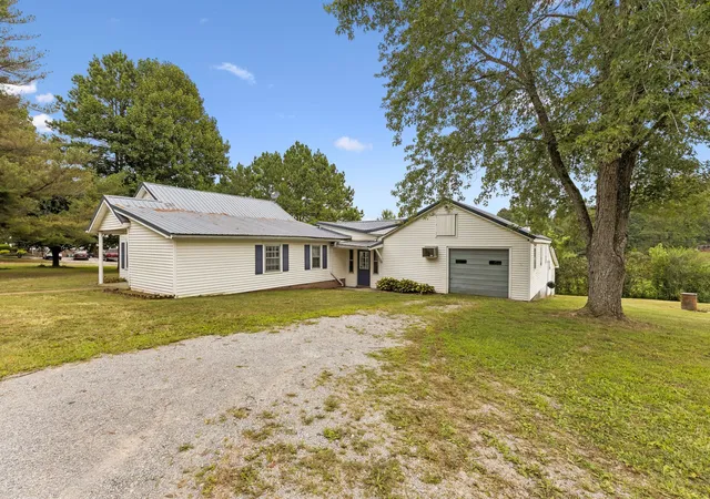Photo 3 of Single family home for sale at 2270 Fall River Rd, Leoma, TN 38468 | MLS# 3528669 | Listing updated on 2026-10-07