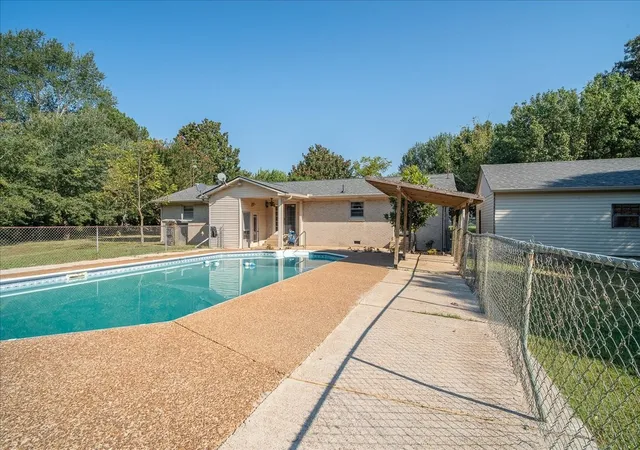 Photo 4 of Single family home for sale at 99 Jordan Rd, Lawrenceburg, TN 38464 | MLS# 3536022 | Listing updated on 2026-10-07