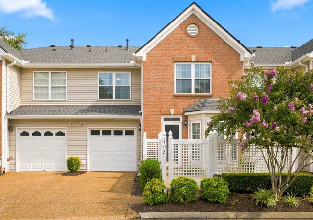 Photo 2 of Townhouse for sale at 402 Bembridge Ln, Franklin, TN 37069 | MLS# 3528783 | Listing updated on 2026-09-11