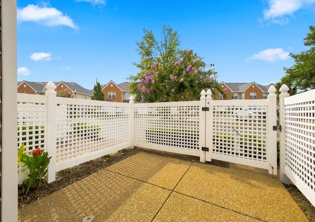 Photo 4 of Townhouse for sale at 402 Bembridge Ln, Franklin, TN 37069 | MLS# 3528783 | Listing updated on 2026-09-11