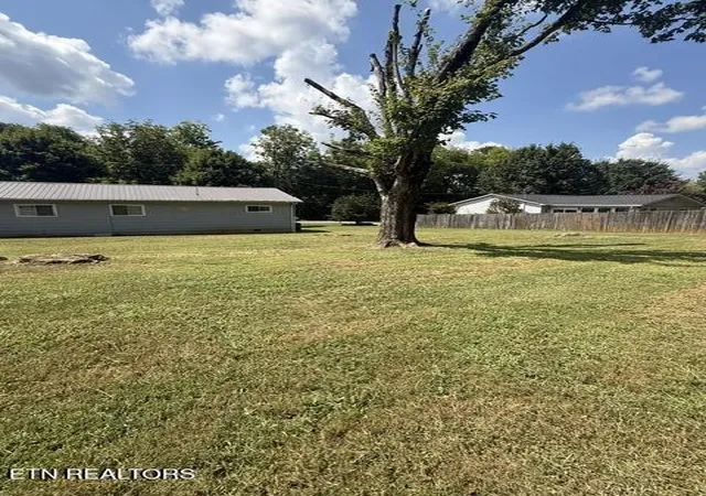 Photo 4 of Single family home for sale at 232 Meadow Lane, Sweetwater, TN 37874 | MLS# 3528673 | Listing updated on 2026-09-15